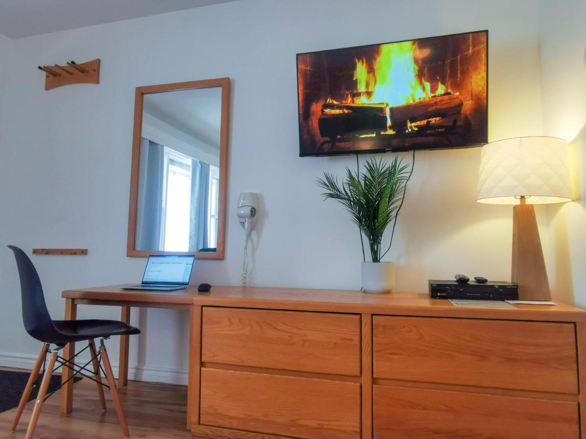Lofts Fleuve Et Montagnes Motel Sainte-Anne-de-Beaupre Bagian luar foto