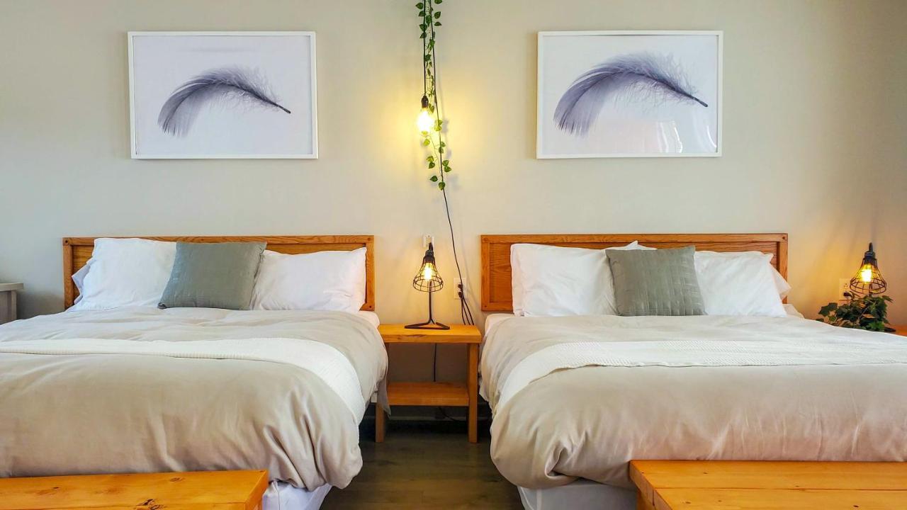 Lofts Fleuve Et Montagnes Motel Sainte-Anne-de-Beaupre Bagian luar foto