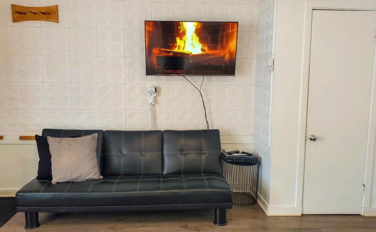 Lofts Fleuve Et Montagnes Motel Sainte-Anne-de-Beaupre Bagian luar foto