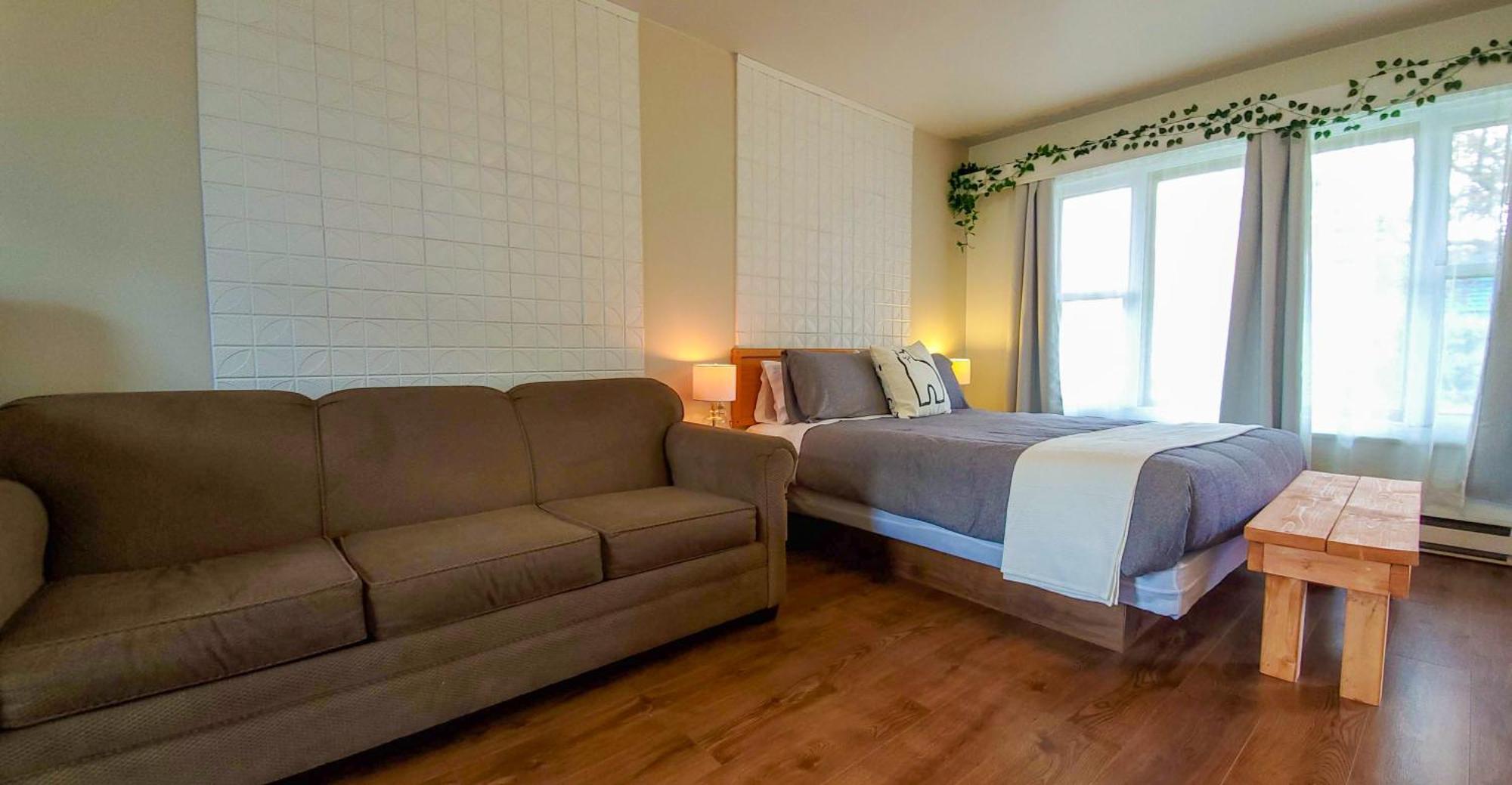 Lofts Fleuve Et Montagnes Motel Sainte-Anne-de-Beaupre Bagian luar foto